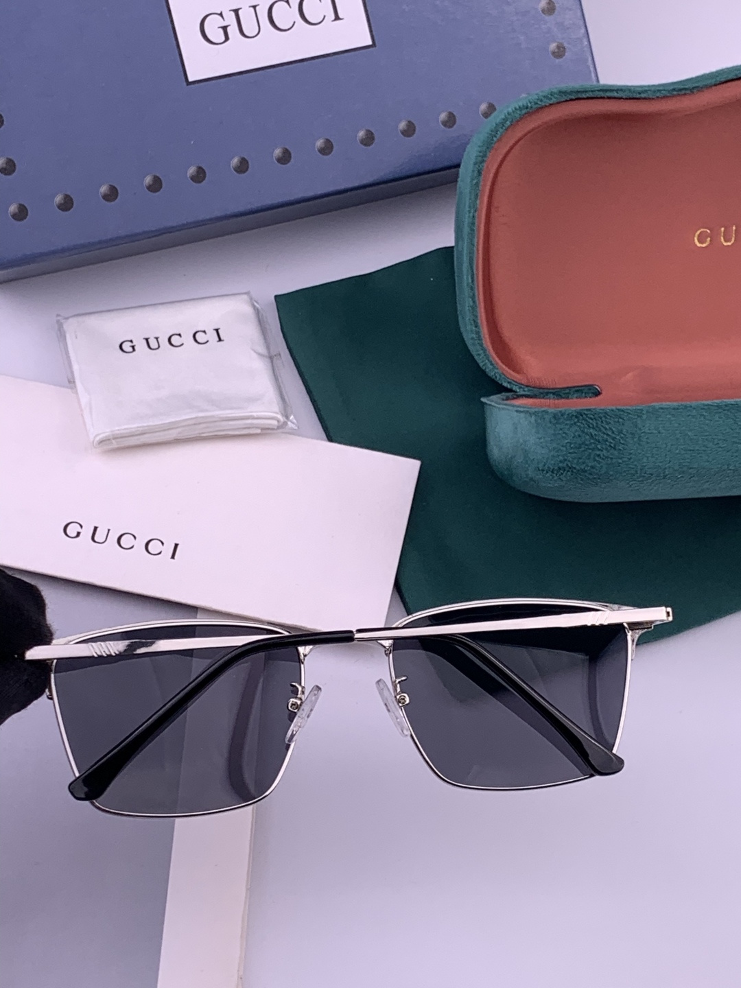 Gucci 🔥  高品质男女款墨镜   👍 进口宝丽来偏光镜片  🔥蛤蟆镜 开车钓鱼都可 🔥百搭显瘦墨镜