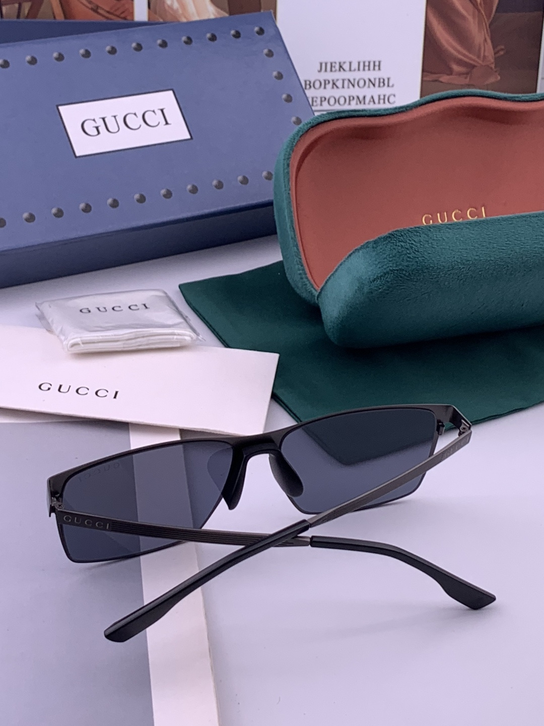 GUCCI 男款炫彩飞行员偏光太阳镜 ❤️材质：高清尼龙加厚卡槽高清偏光镜片 🌹无边框镜架💕颜👍型号：G