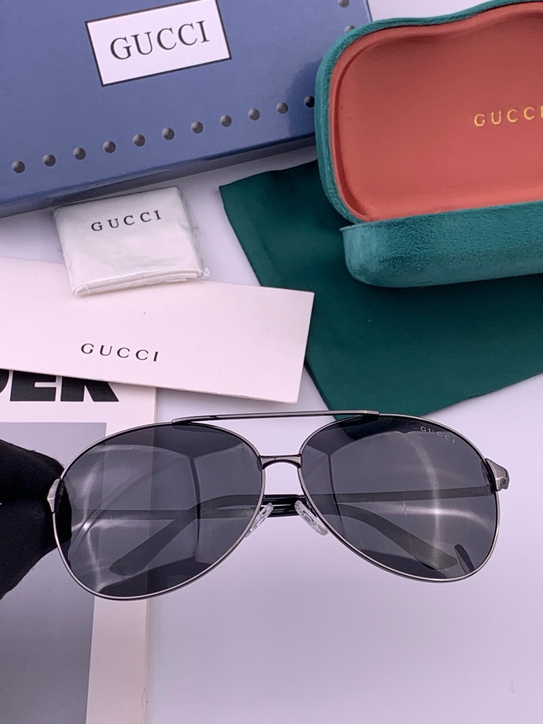 Gucci 🔥  高品质男女款墨镜   👍 进口宝丽来偏光镜片  🔥蛤蟆镜 开车钓鱼都可 🔥百搭显瘦墨镜