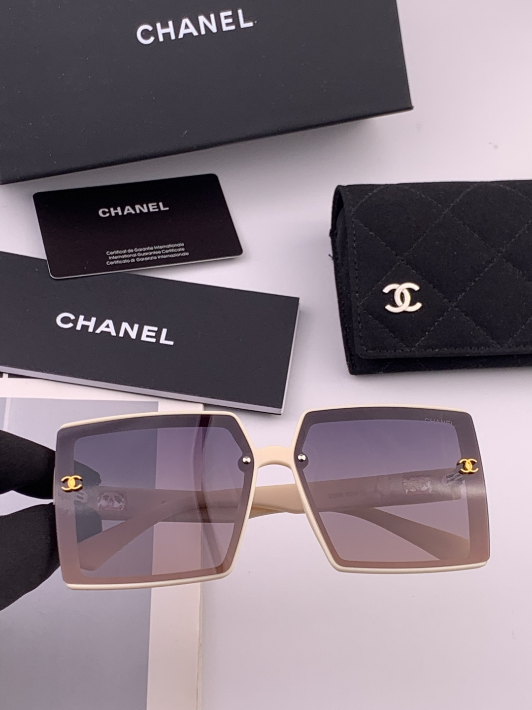 【CHANEL】香奈儿 新款潮流爆款 时尚方框太阳镜 佩戴舒适 网红潮款墨镜  女士高清加厚偏光太阳镜🕶