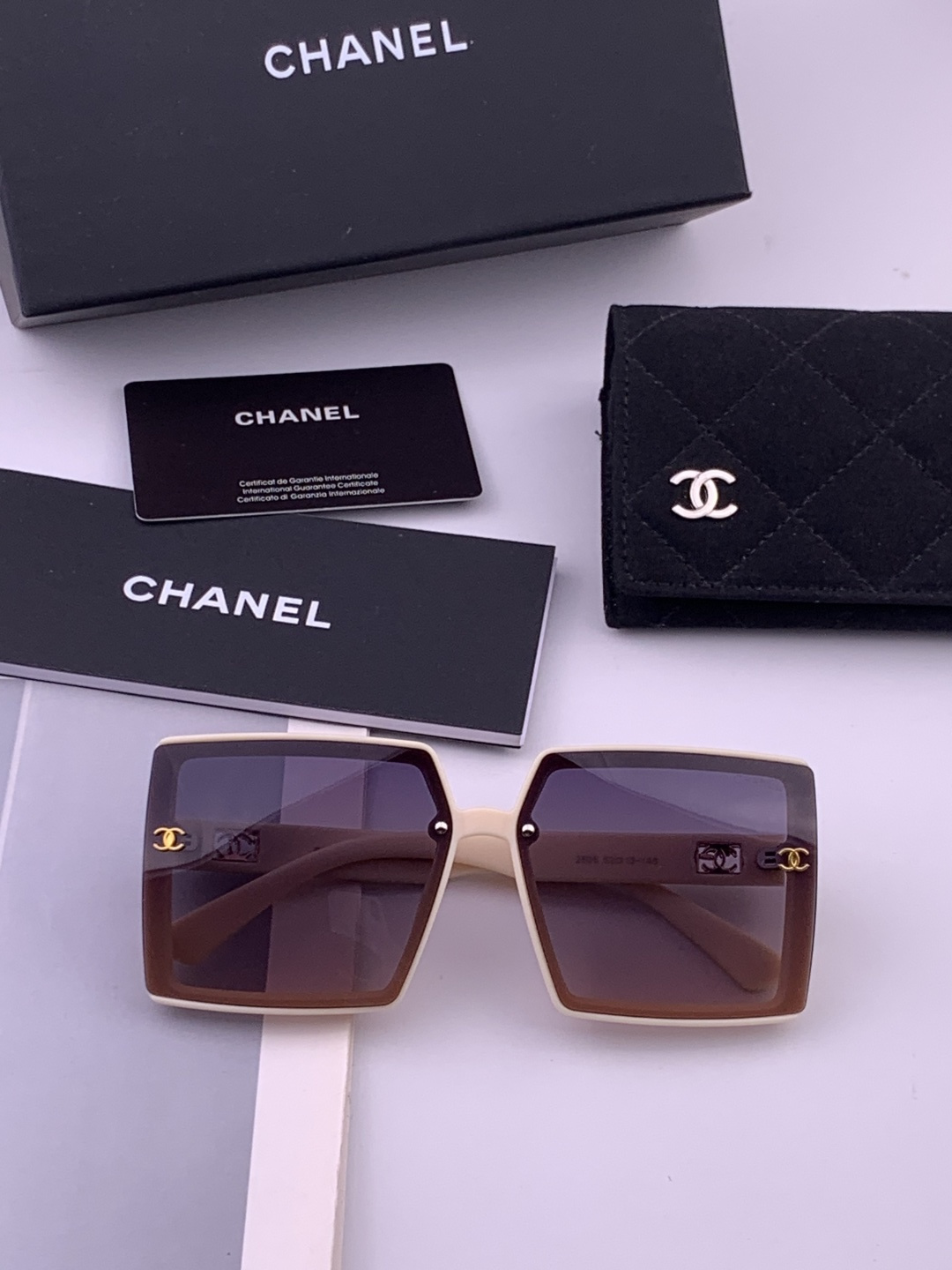 【CHANEL】香奈儿 新款潮流爆款 时尚方框太阳镜 佩戴舒适 网红潮款墨镜  女士高清加厚偏光太阳镜🕶