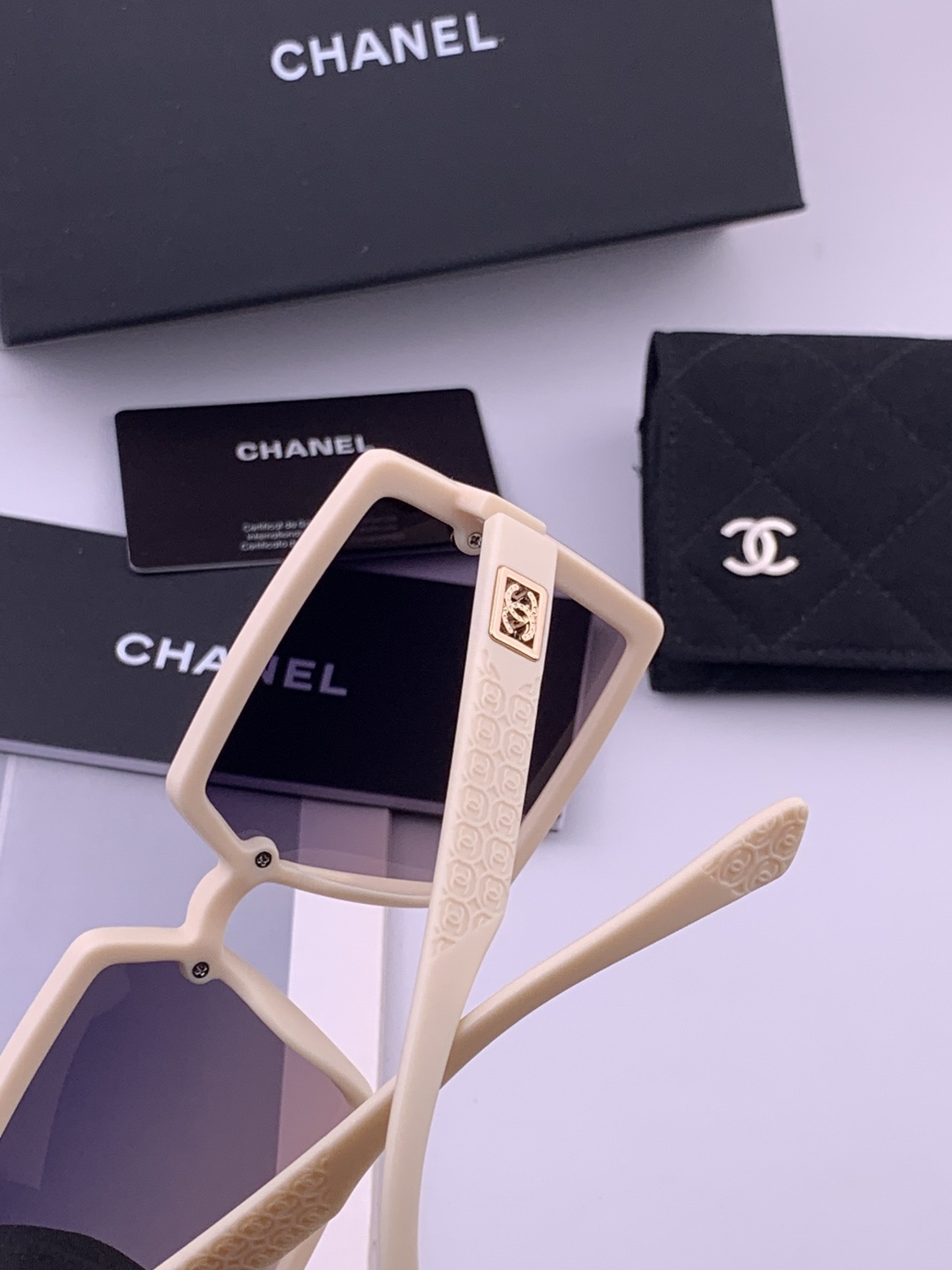 【CHANEL】香奈儿 新款潮流爆款 时尚方框太阳镜 佩戴舒适 网红潮款墨镜  女士高清加厚偏光太阳镜🕶