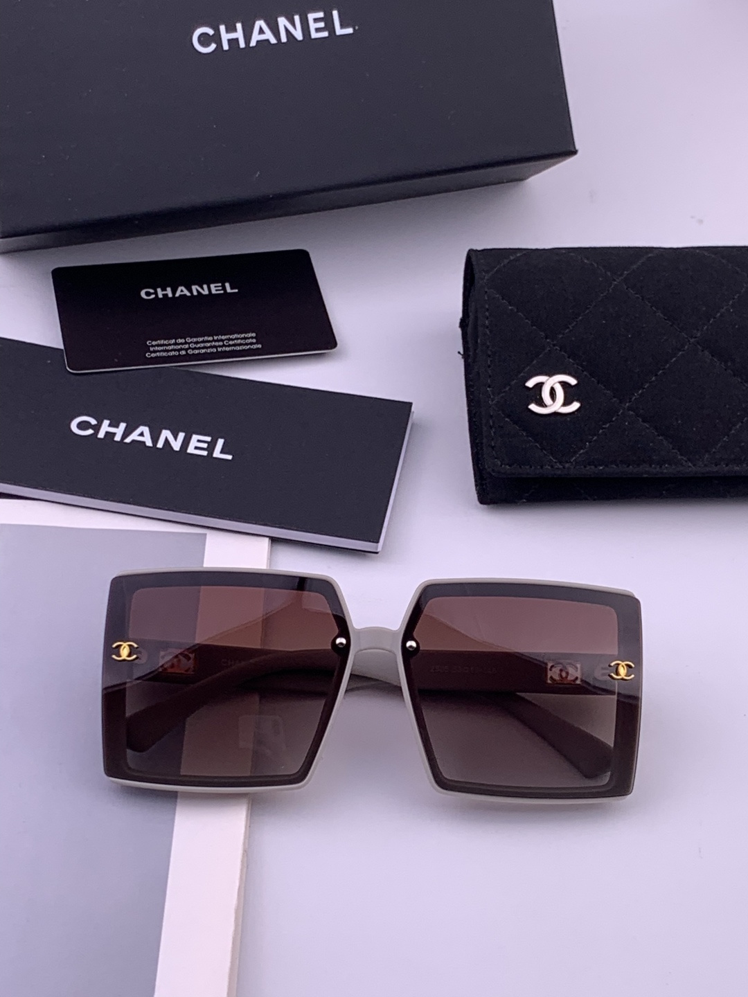 【CHANEL】香奈儿 新款潮流爆款 时尚方框太阳镜 佩戴舒适 网红潮款墨镜  女士高清加厚偏光太阳镜🕶