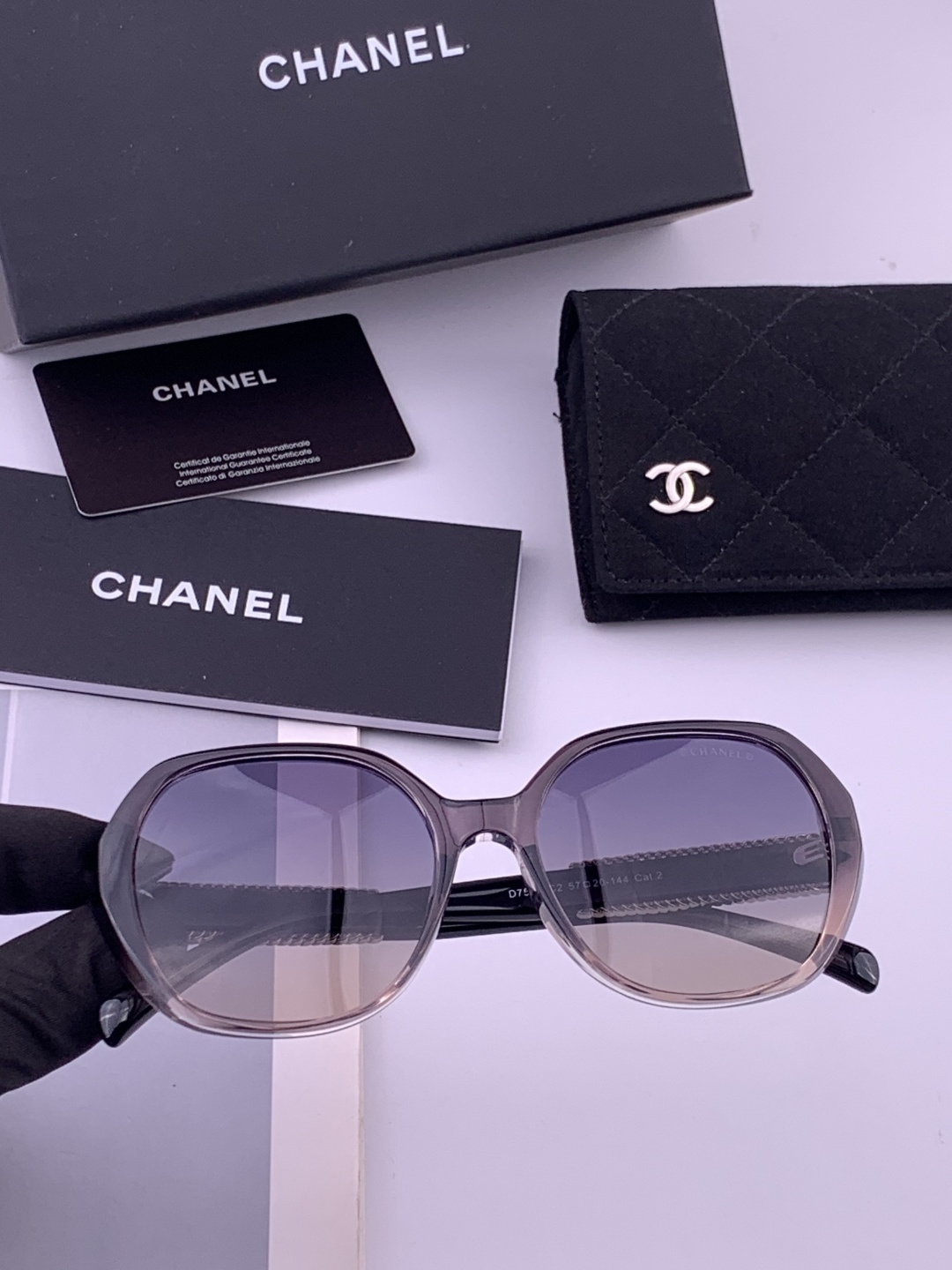 【CHANEL】香奈儿 新款山茶花潮流爆款 时尚圆框高清偏光太阳镜 佩戴舒适 网红潮款墨镜  ♥️♥️型
