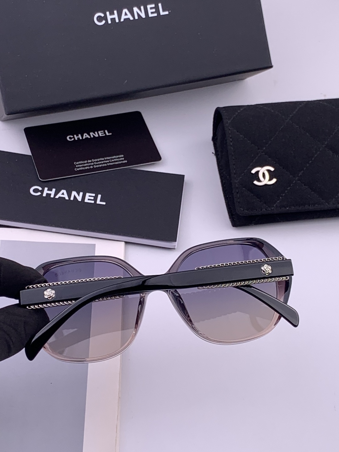 【CHANEL】香奈儿 新款山茶花潮流爆款 时尚圆框高清偏光太阳镜 佩戴舒适 网红潮款墨镜  ♥️♥️型