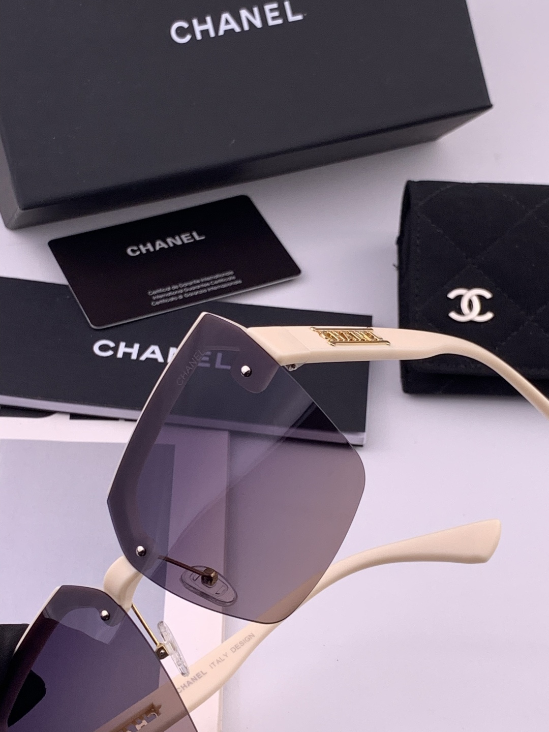 【CHANEL】香奈儿 新款潮流爆款 时尚方框太阳镜 佩戴舒适 网红潮款墨镜  女士高清加厚偏光太阳镜🕶