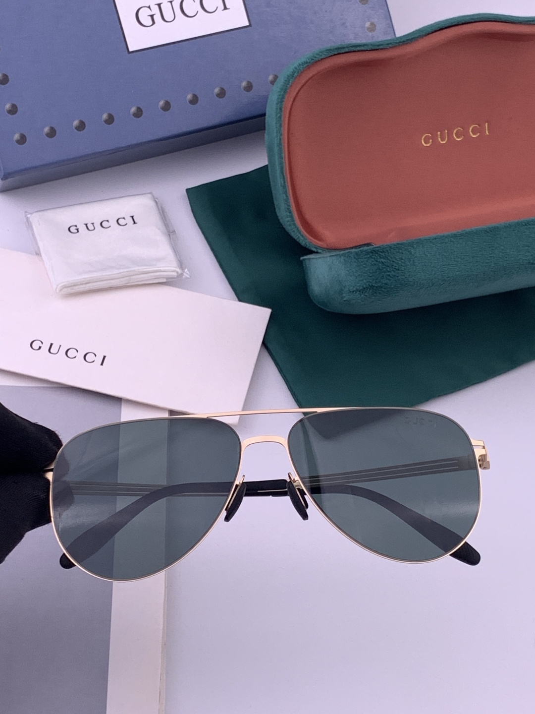 ♦️ GUCCI新款男女情侣款太阳镜多边形墨镜iP电镀永不褪色 超轻超有弹性整幅眼镜无螺丝重要的是压不坏