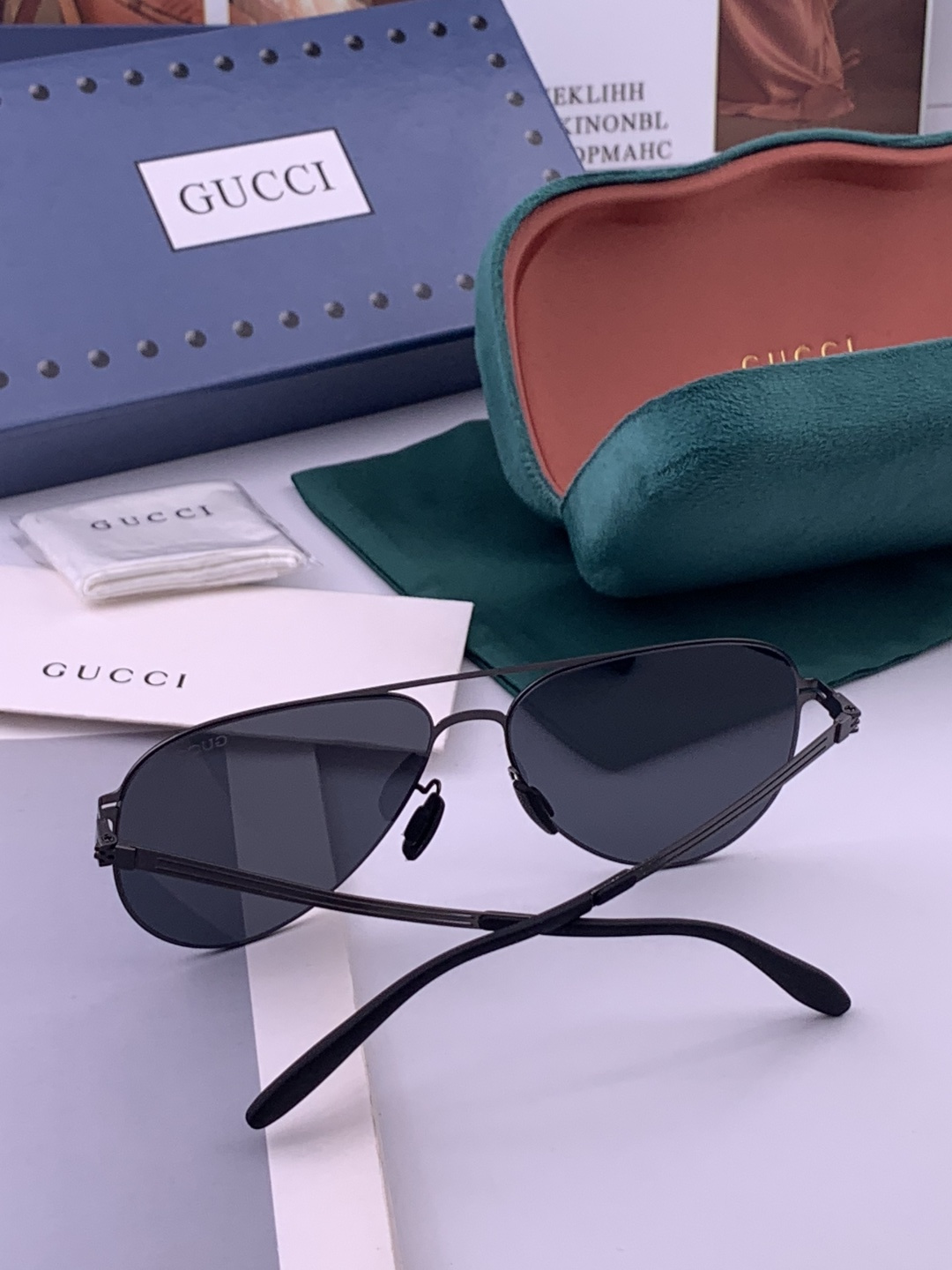 ♦️ GUCCI新款男女情侣款太阳镜多边形墨镜iP电镀永不褪色 超轻超有弹性整幅眼镜无螺丝重要的是压不坏