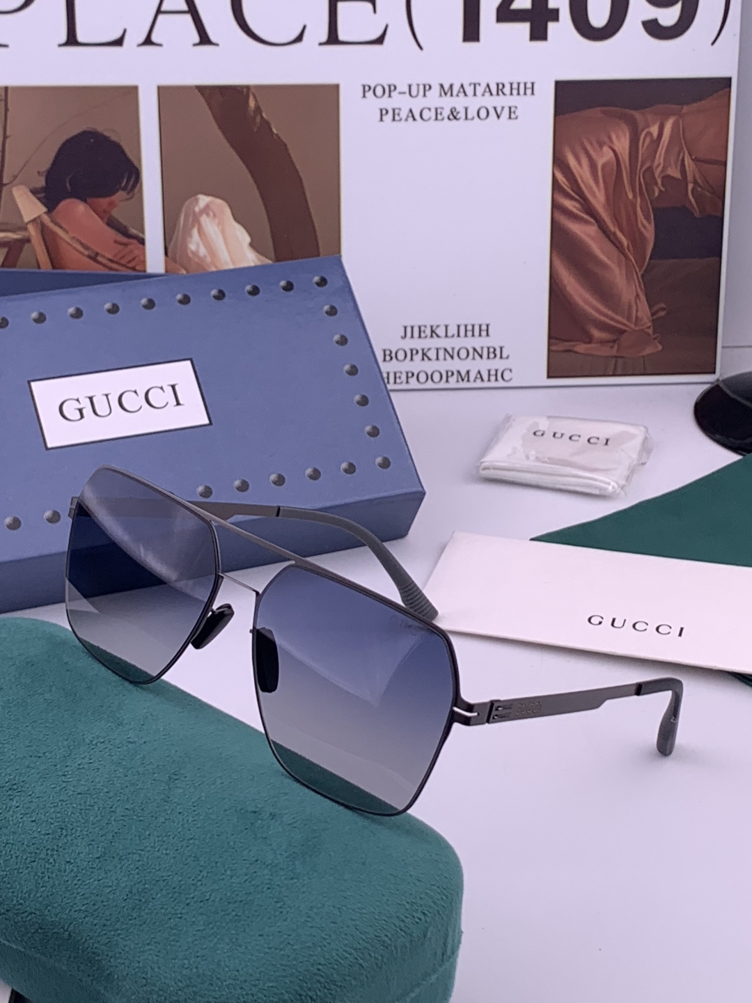 GUCC* 新款男女情侣款太阳iP电镀永不褪色 卖点：超轻超有弹性整幅眼镜无螺丝重要的是压不坏、镜片：高