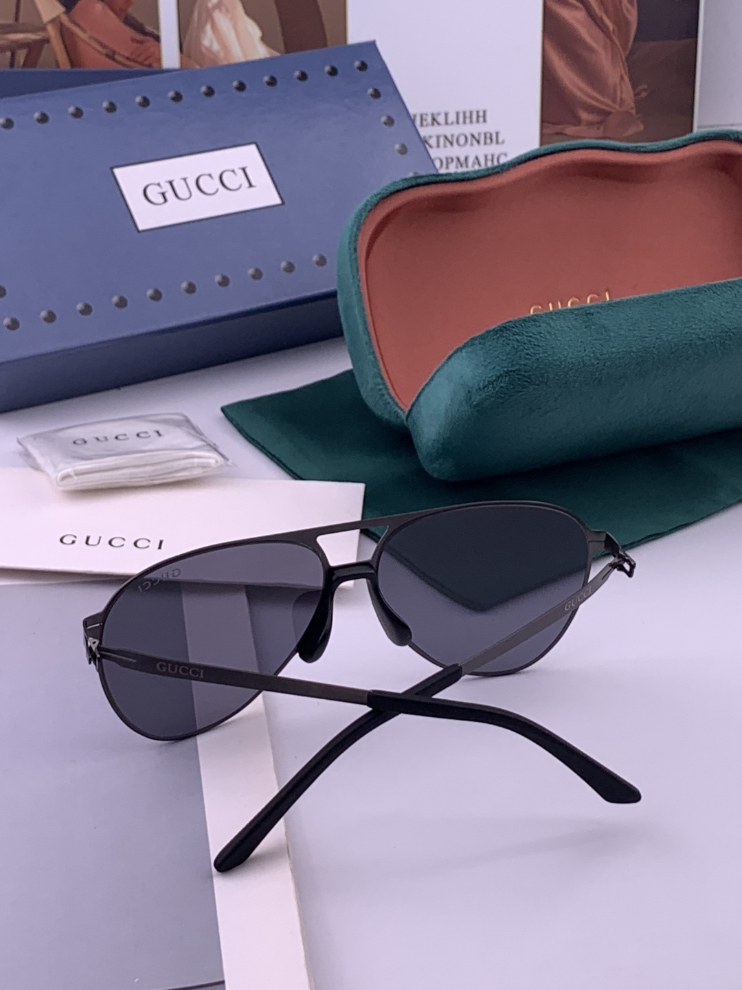 ♦️ GUCCI 新款男女情侣款太阳镜多边形墨镜iP电镀永不褪色 超轻超有弹性整幅眼镜无螺丝重要的是压不