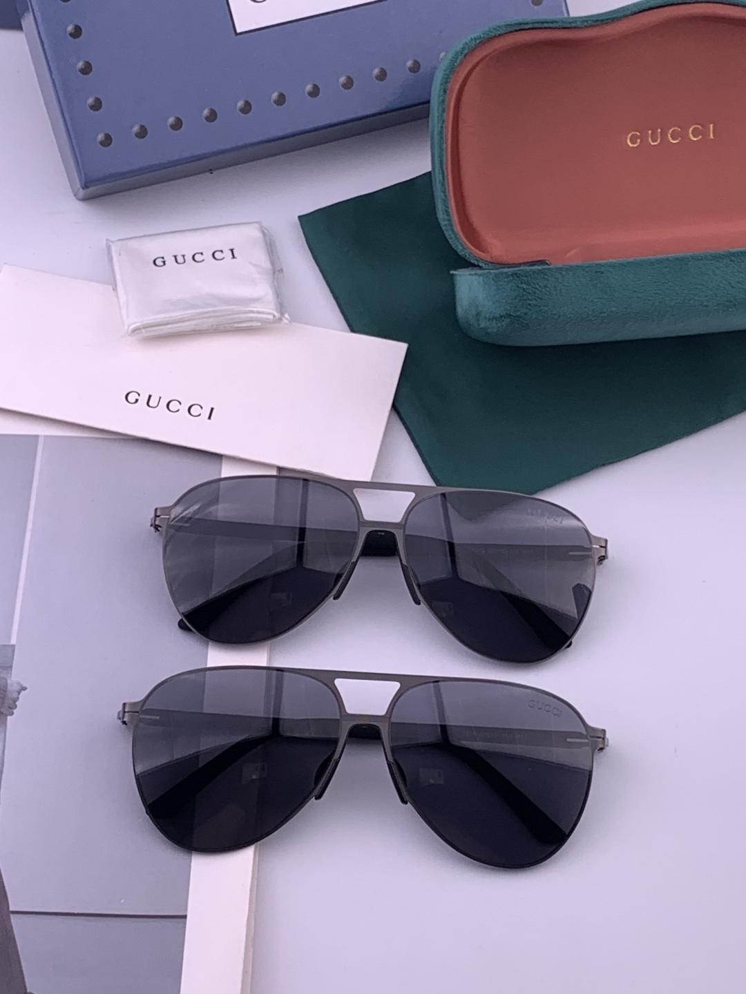 ♦️ GUCCI 新款男女情侣款太阳镜多边形墨镜iP电镀永不褪色 超轻超有弹性整幅眼镜无螺丝重要的是压不