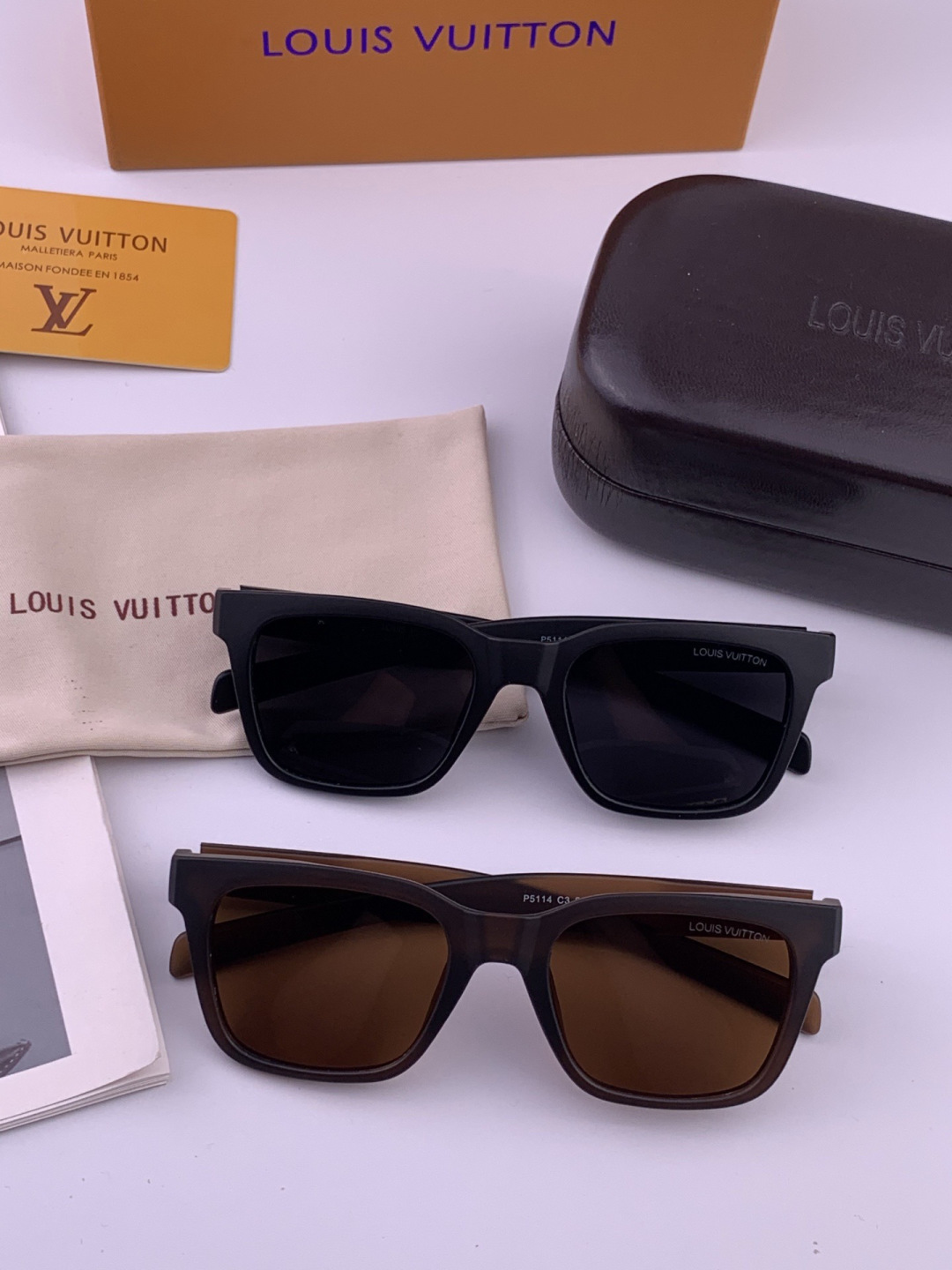 LV 太阳镜潮品官网模特同款 [玫瑰][玫瑰]精致个性设计简约时尚 高品质值得拥有绝对潮爆整个夏季 新款