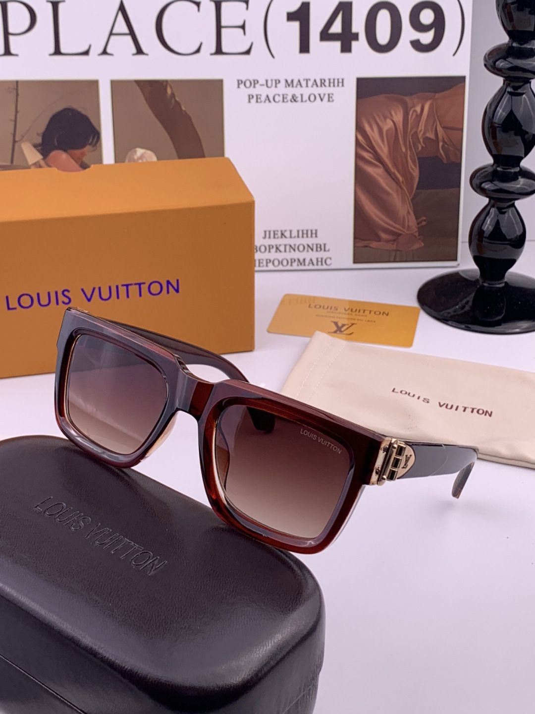 LV 新款女士方框太阳眼镜 开车墨镜 新款太阳镜  时尚大方 舒适轻盈 精致奢华 超轻 型号：L4443
