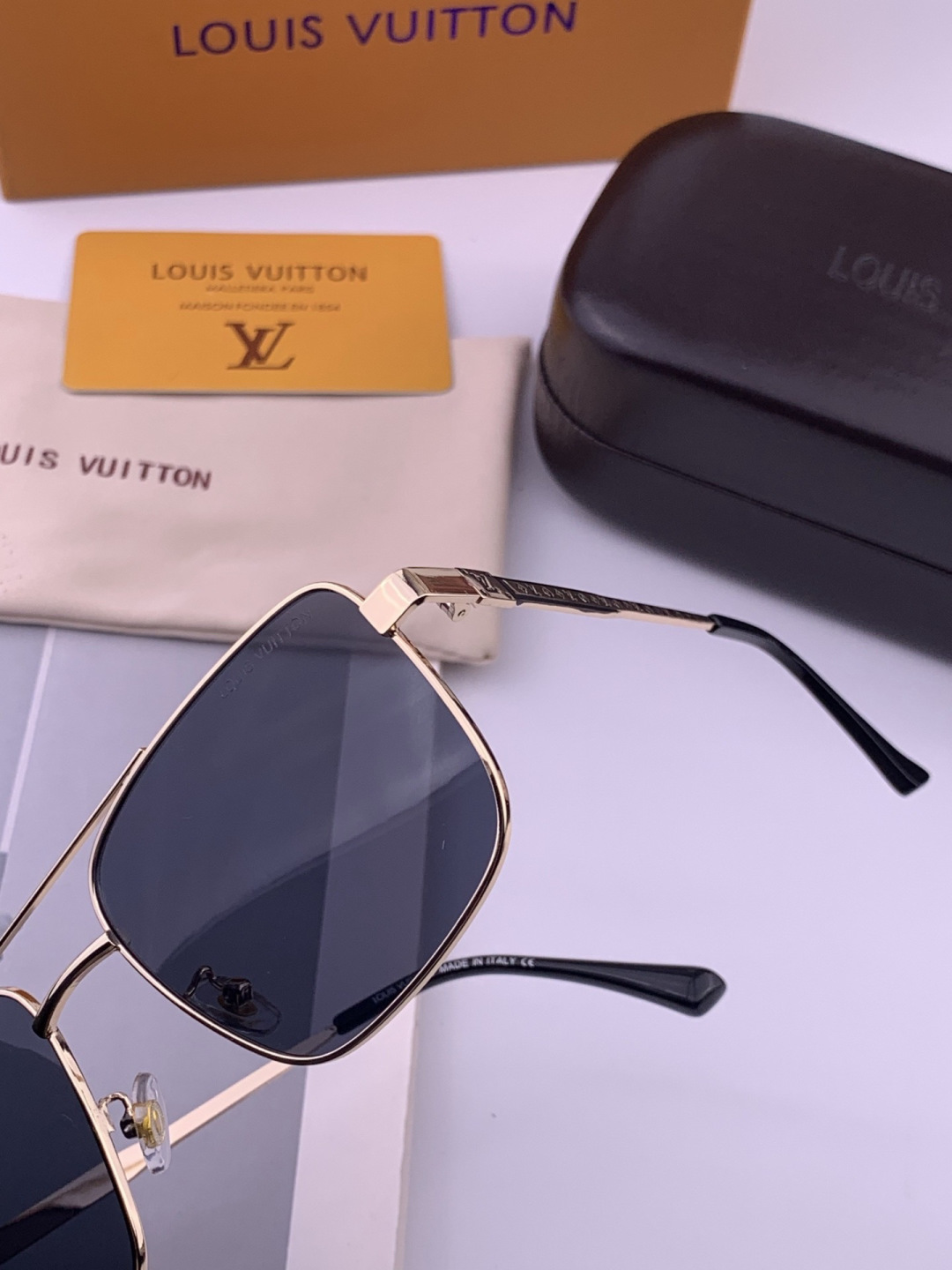 LV🔥高品质男女款”太阳镜🔥 开车钓鱼都可🔥百搭显瘦墨镜韩版男士飞行员大框司机开车防紫外线太阳镜，型号：