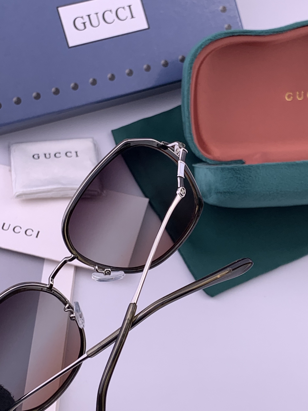 🔺 【GUCCI】开春新款 潮流爆款 时尚方框偏光太阳镜 高品质 佩戴舒适 网红潮款墨镜 女士高清尼龙偏
