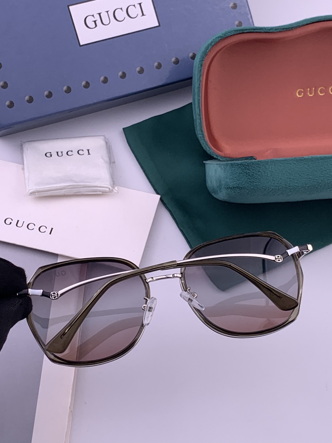 🔺 【GUCCI】开春新款 潮流爆款 时尚方框偏光太阳镜 高品质 佩戴舒适 网红潮款墨镜 女士高清尼龙偏