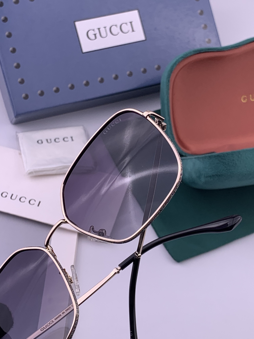 🔺 【GUCCI】开春新款 潮流爆款 时尚方框偏光太阳镜 高品质 佩戴舒适 网红潮款墨镜 女士高清尼龙偏