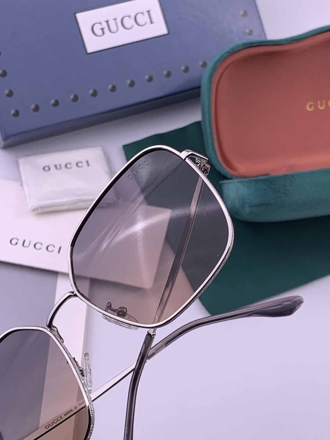 🔺 【GUCCI】开春新款 潮流爆款 时尚方框偏光太阳镜 高品质 佩戴舒适 网红潮款墨镜 女士高清尼龙偏