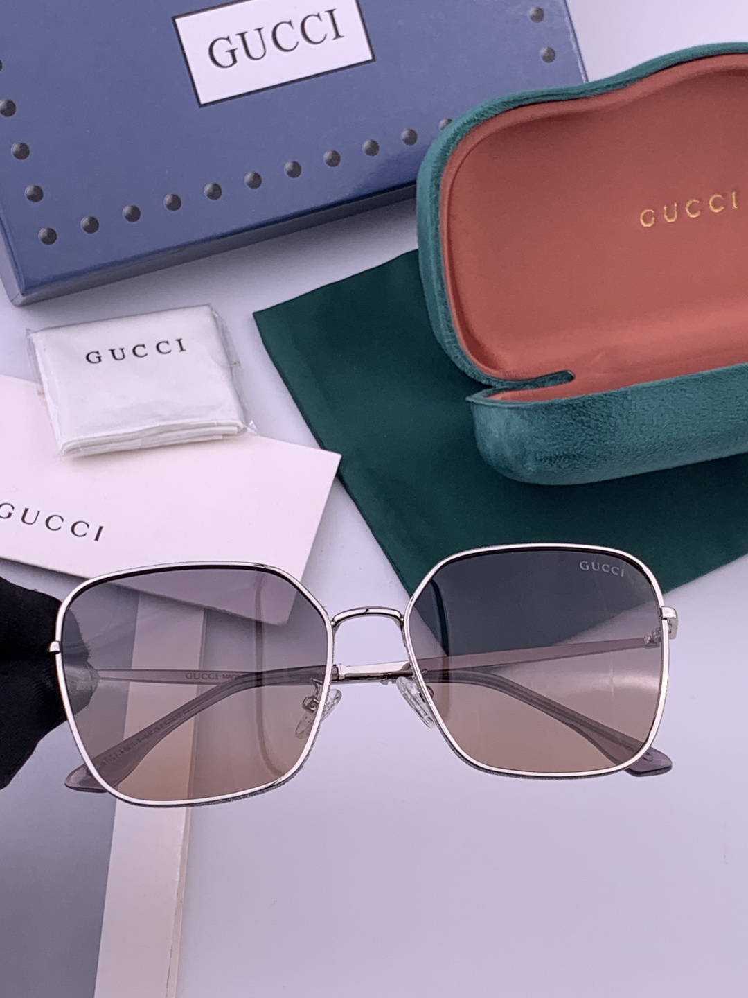 🔺 【GUCCI】开春新款 潮流爆款 时尚方框偏光太阳镜 高品质 佩戴舒适 网红潮款墨镜 女士高清尼龙偏