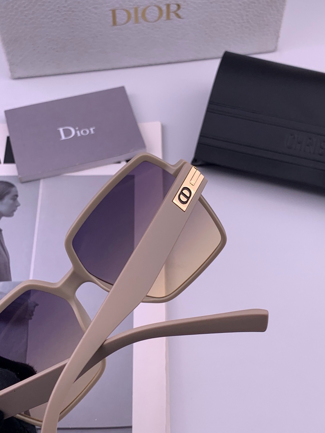 🔺 【DIOR】开春新款 潮流爆款 时尚方框偏光太阳镜 高品质 佩戴舒适 网红潮款墨镜 女士高清加厚偏光