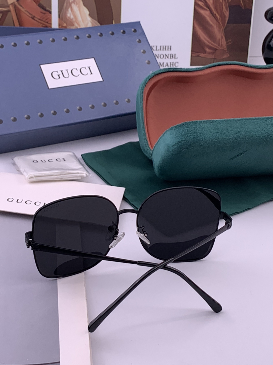 GUCCI 开春新款 最新款方框太阳镜 各路网红纷纷带起气场满分‼️ 俏皮甜美.上脸效果更佳.金属质感超