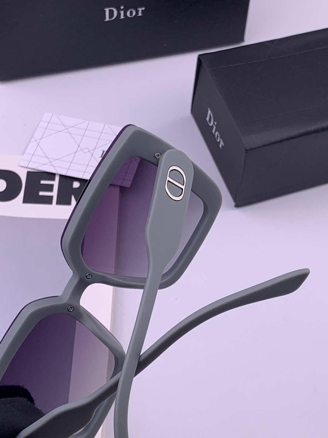 🔺 【DIOR-迪奥】开春新款 潮流爆款 时尚方框偏光太阳镜 高品质 佩戴舒适 网红潮款墨镜 型号：D6
