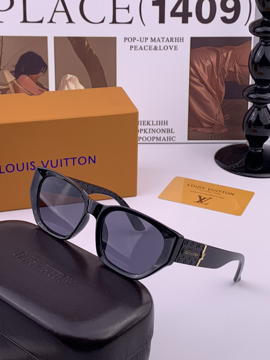 LV 开春新款  潮流爆款 时尚方框太阳镜 高品质 佩戴舒适 网红潮款墨镜 型号 L17000