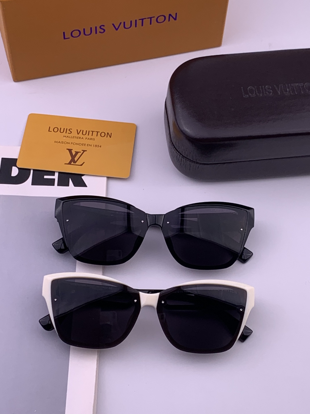 LV 开春新款  潮流爆款 时尚方框太阳镜 高品质 佩戴舒适 网红潮款墨镜 型号L7310