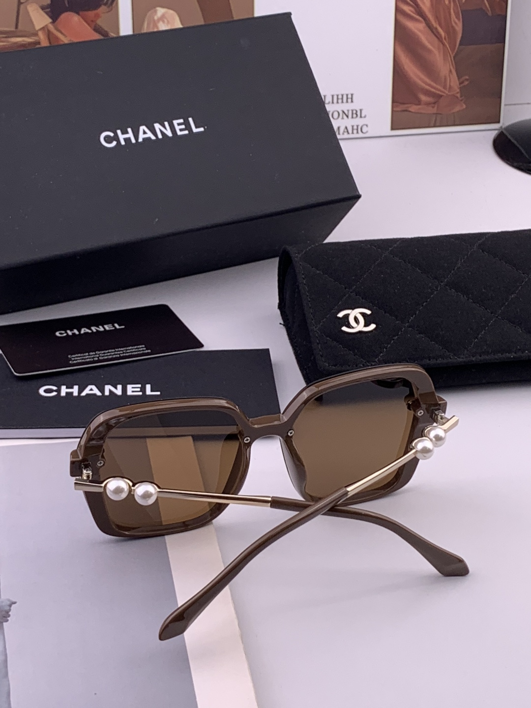 🔺CHANEL🔻官方早春新款，众多明星同款[色]香奈儿‼️‼️新款珍珠大框偏光墨镜 ，🌈🌈宝丽来超清偏光