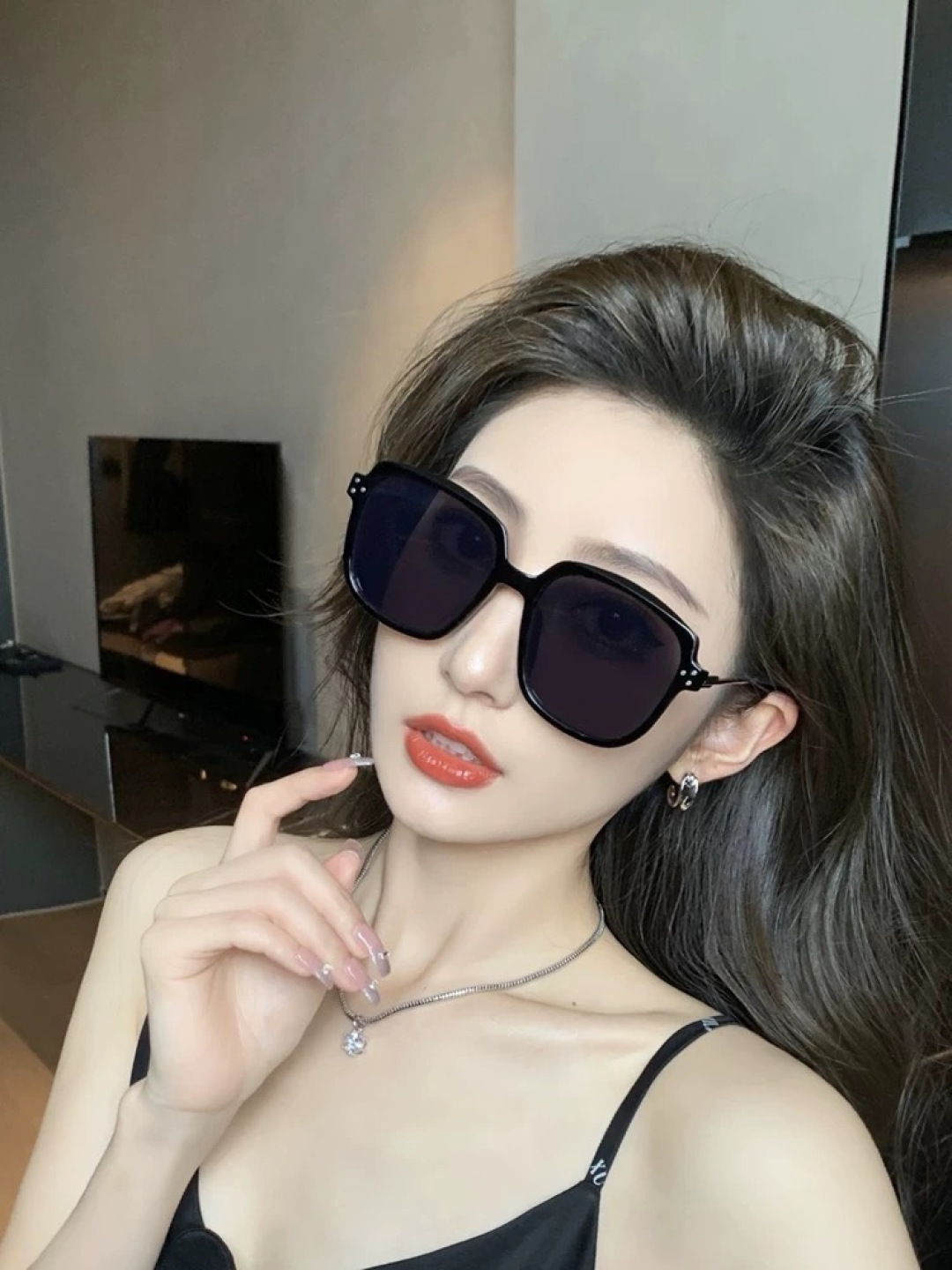 Женские солнцезащитные очки Gucci модель G25504