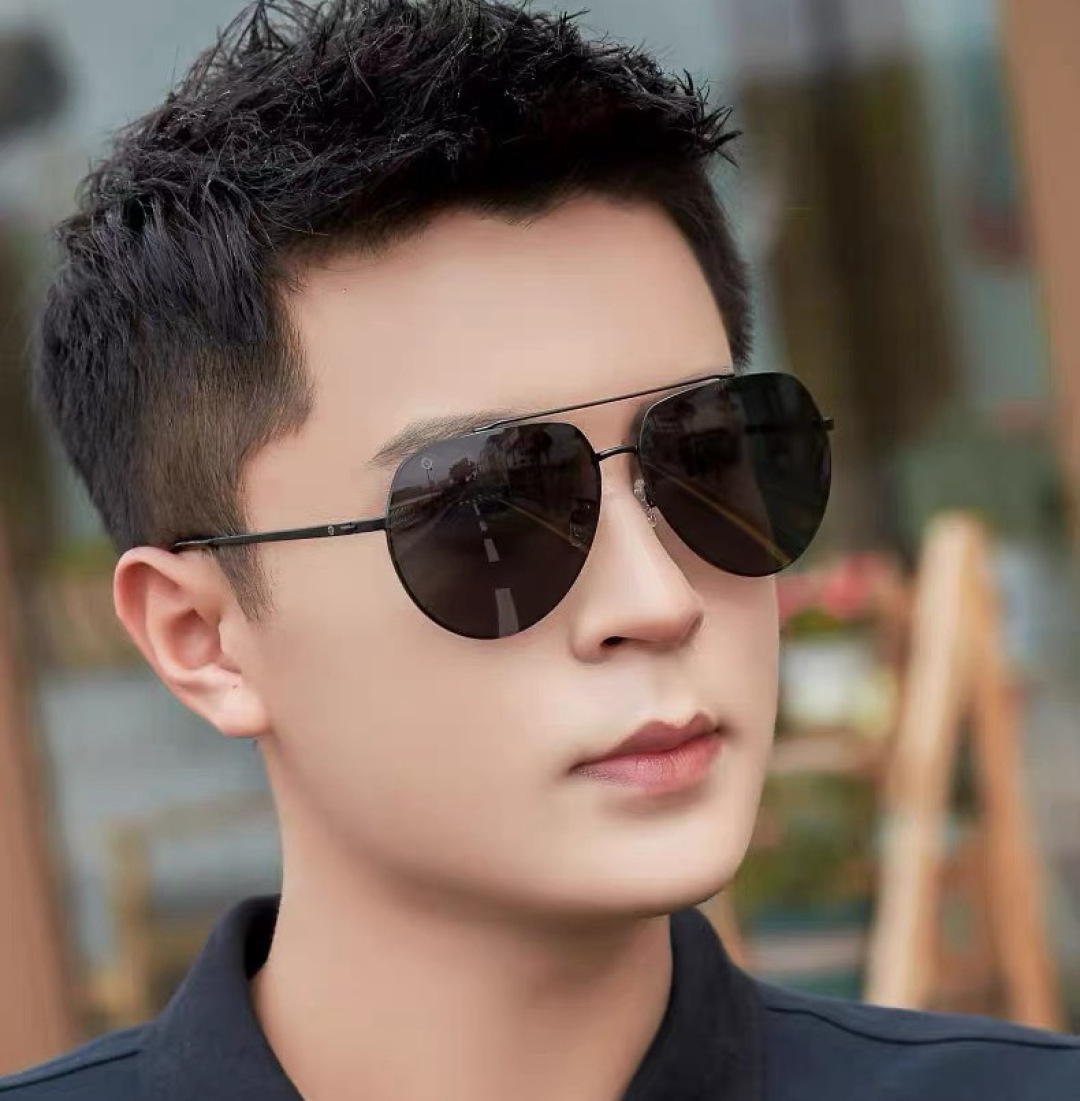 GUCCI 男款炫彩飞行员偏光太阳镜 ❤️材质：高清尼龙加厚卡槽高清偏光镜片 🌹无边框镜架💕颜👍型号：G