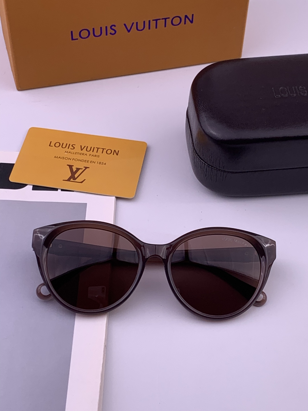 LV 太阳镜潮品官网模特同款 [玫瑰][玫瑰]四叶草🍀精致个性设计简约时尚 高品质值得拥有绝对潮爆整个夏