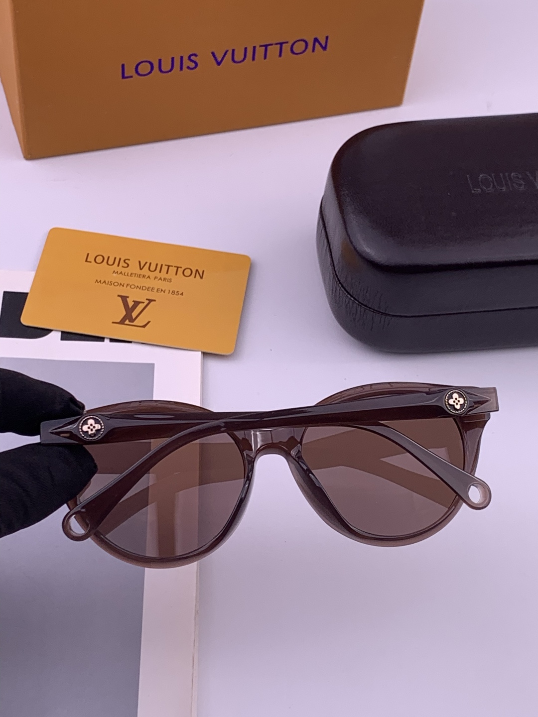 LV 太阳镜潮品官网模特同款 [玫瑰][玫瑰]四叶草🍀精致个性设计简约时尚 高品质值得拥有绝对潮爆整个夏