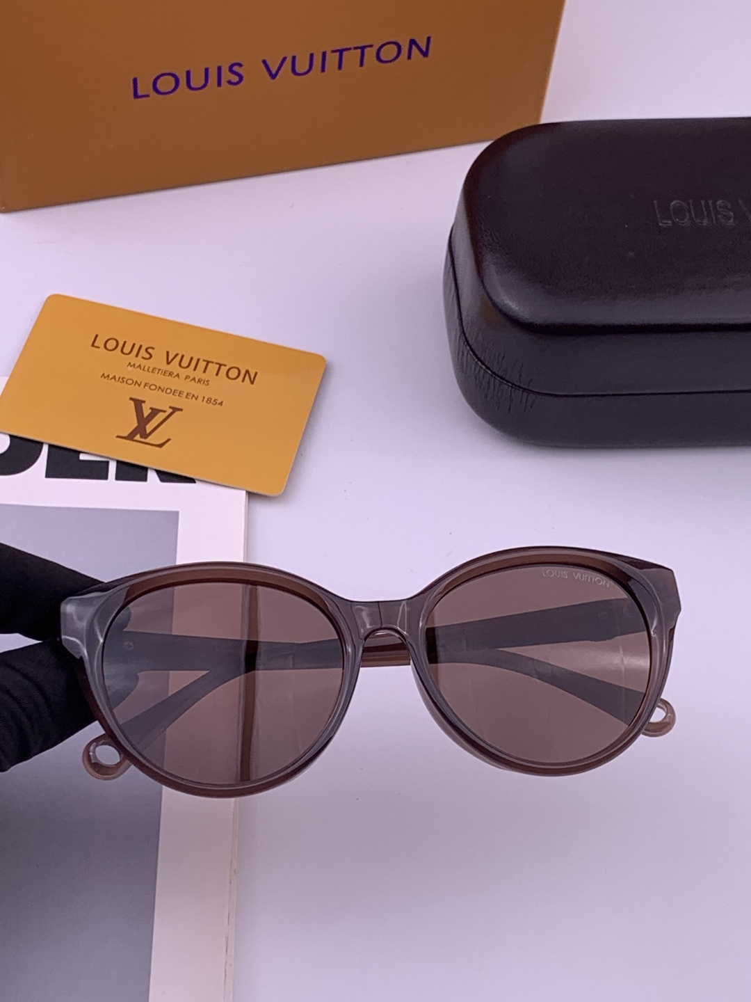 LV 太阳镜潮品官网模特同款 [玫瑰][玫瑰]四叶草🍀精致个性设计简约时尚 高品质值得拥有绝对潮爆整个夏
