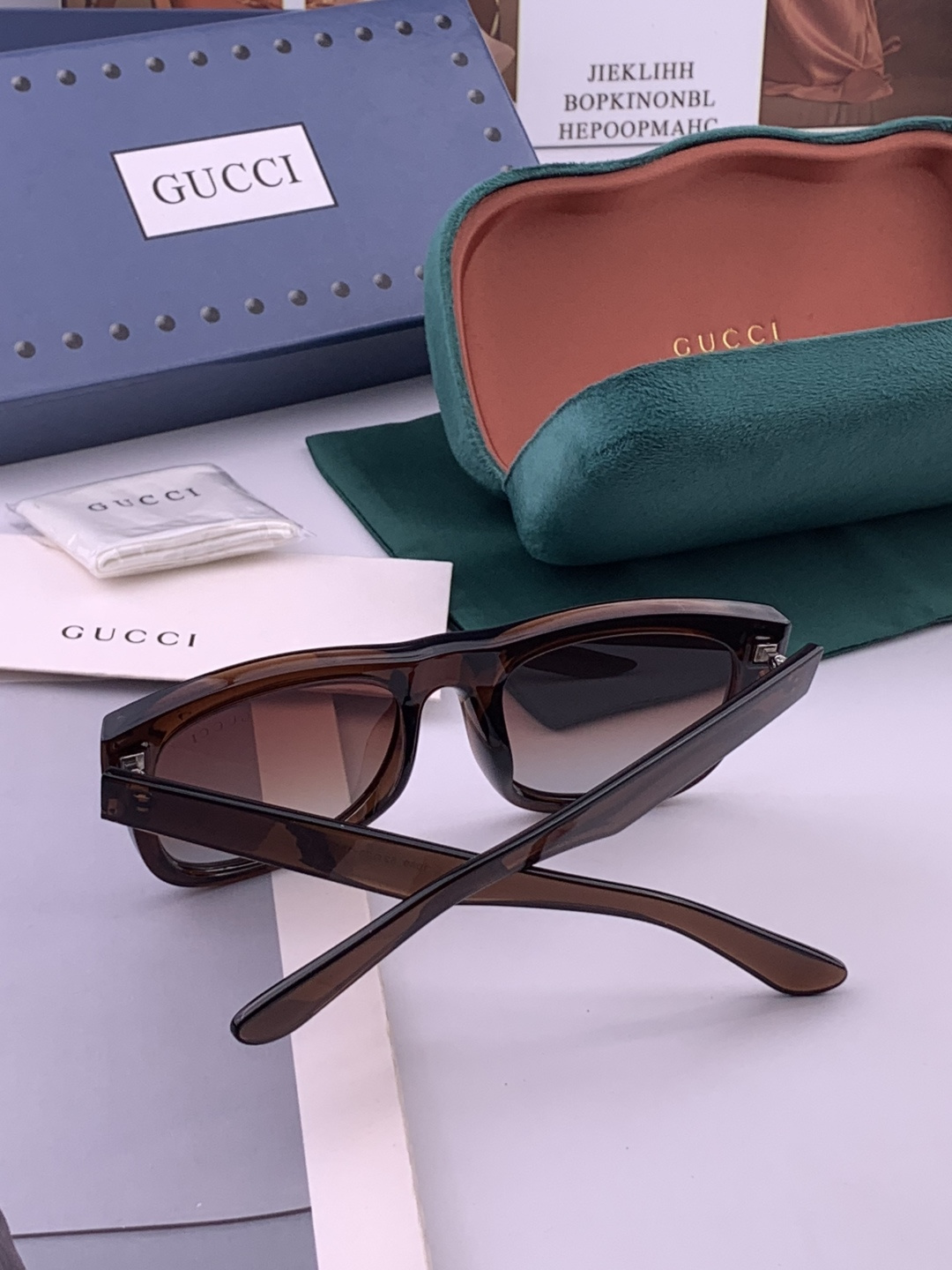 🔺 【GUCCI】开春新款 潮流爆款 时尚方框偏光太阳镜 高品质 佩戴舒适 网红潮款墨镜 型号：G910