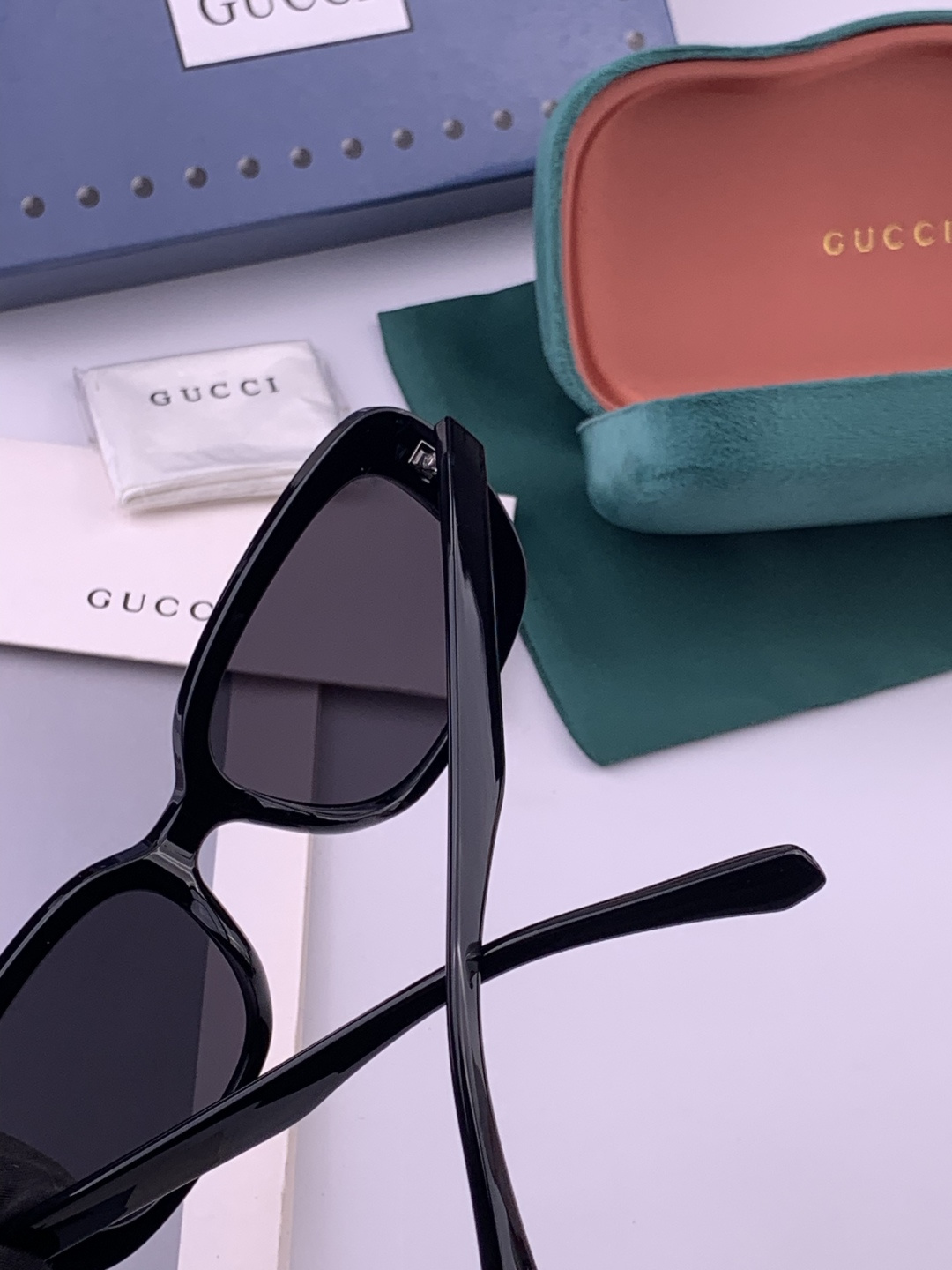 🔺 【GUCCI】开春新款 潮流爆款 时尚方框偏光太阳镜 高品质 佩戴舒适 网红潮款墨镜 型号：G590