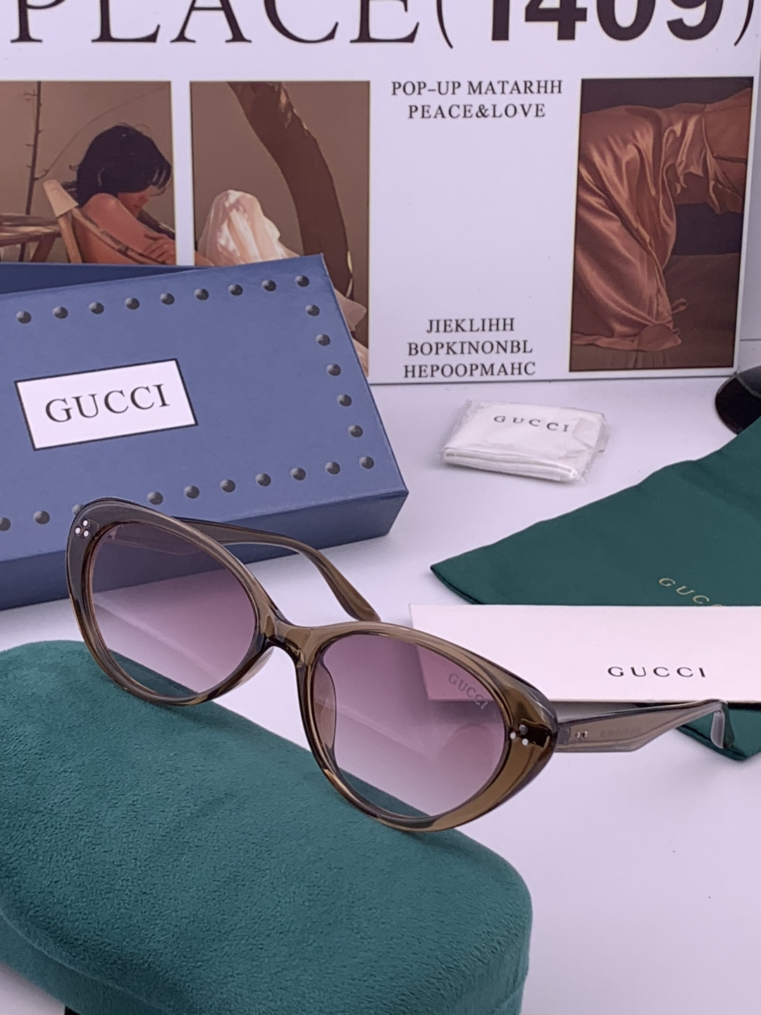 Gucci   经典的小框设计，不挑脸型，无论搭配大衣还是连衣裙都非常显气质尼龙偏光镜片预防紫外线 型号
