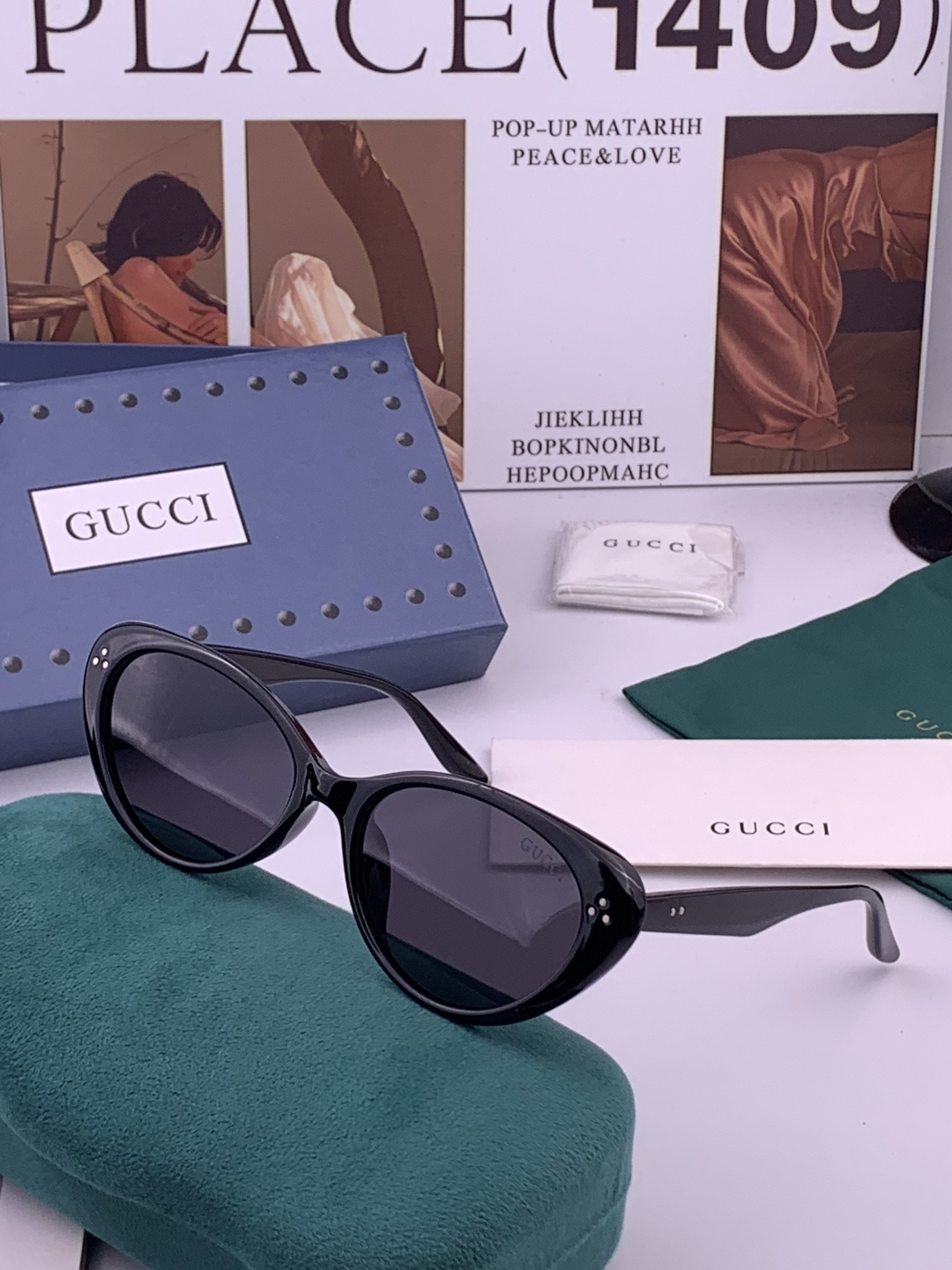 Gucci   经典的小框设计，不挑脸型，无论搭配大衣还是连衣裙都非常显气质尼龙偏光镜片预防紫外线 型号