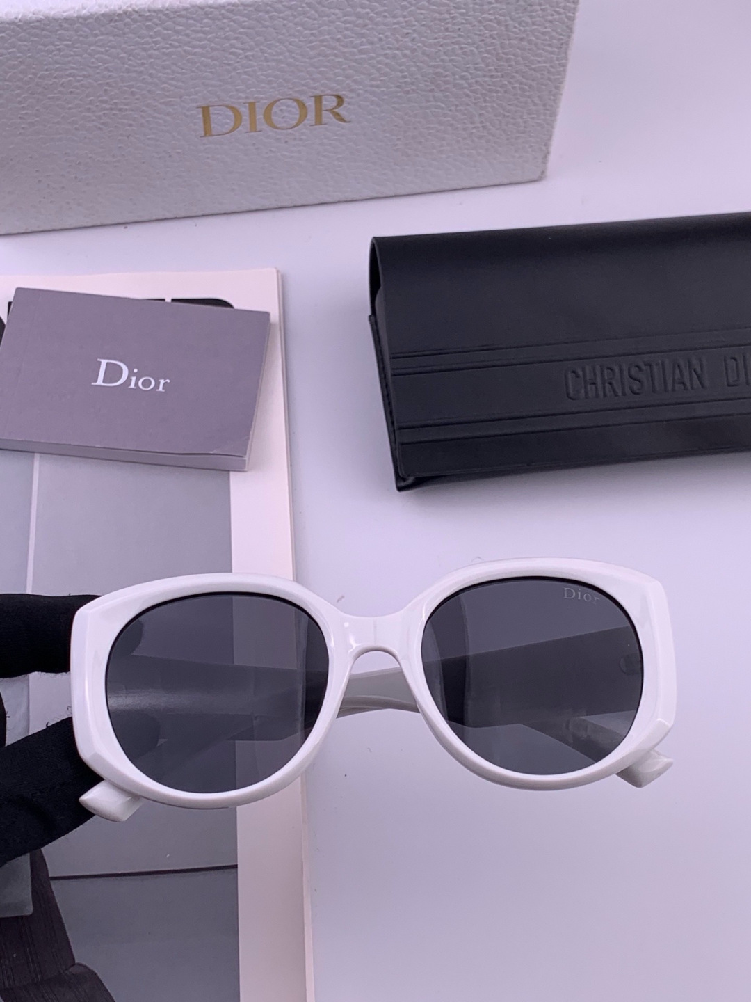 【DIOR】新款潮流爆款 时尚方框太阳镜 佩戴舒适 网红潮款墨镜  女士高清加厚偏光太阳镜🕶️ 🎉高品质