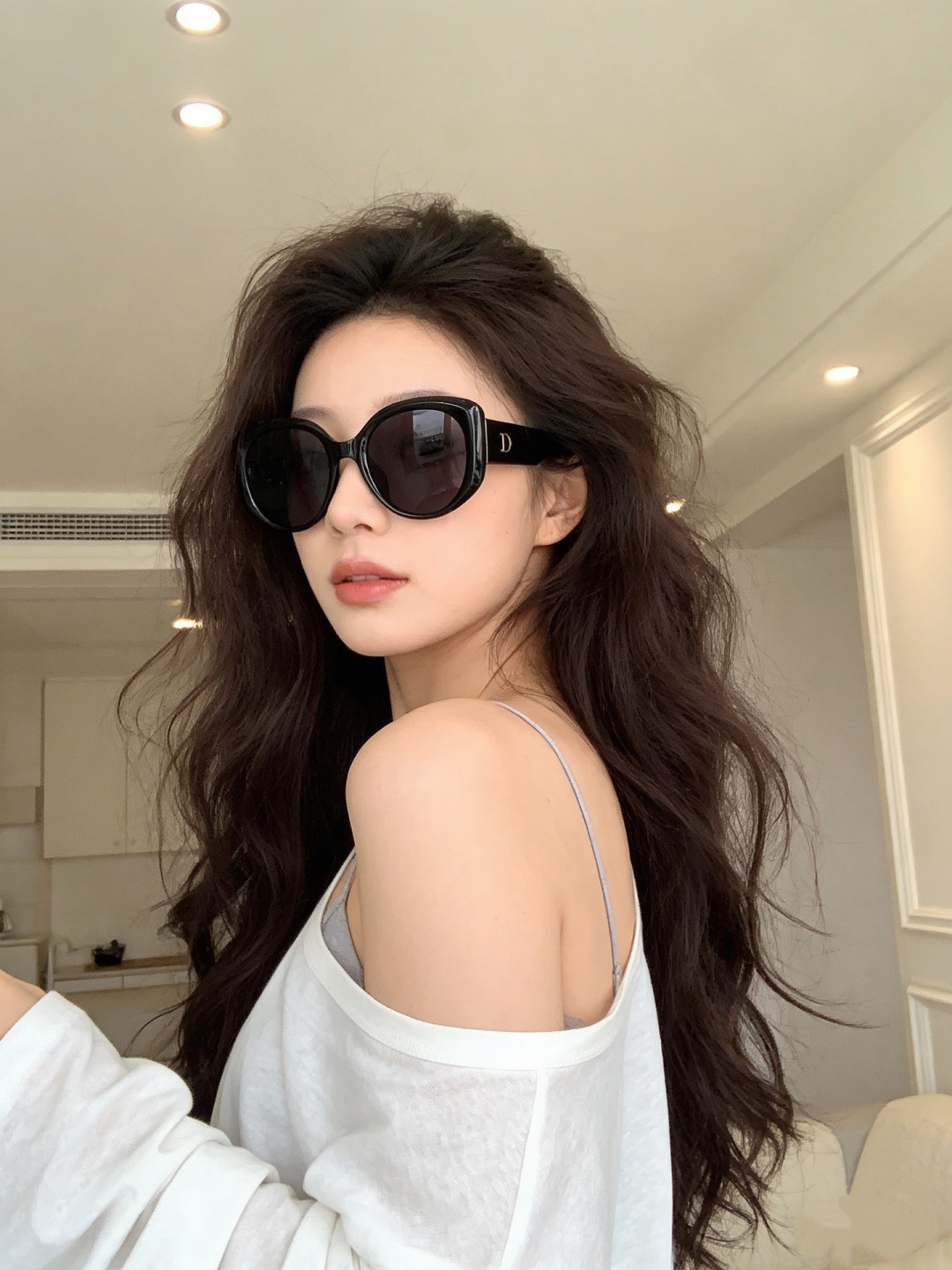 【DIOR】新款潮流爆款 时尚方框太阳镜 佩戴舒适 网红潮款墨镜  女士高清加厚偏光太阳镜🕶️ 🎉高品质