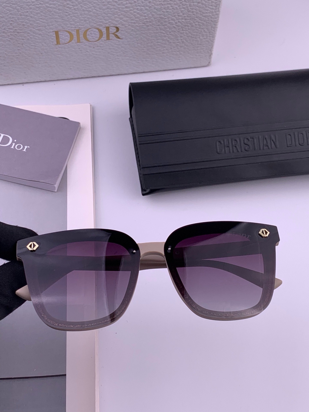 🔺 【DIOR-迪奥】开春新款 潮流爆款 时尚方框偏光太阳镜 高品质 佩戴舒适 网红潮款墨镜 女士高清偏