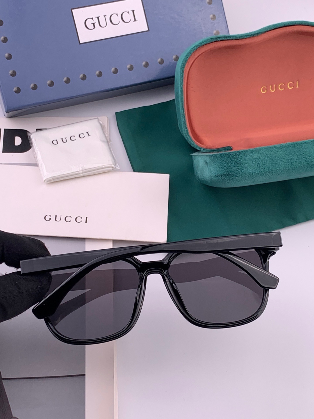 GUCCI  新款偏光太眼镜，情侣款时尚方框太阳镜佩戴舒适网红潮流款墨镜，大气女人范儿，大脸小脸都好看 