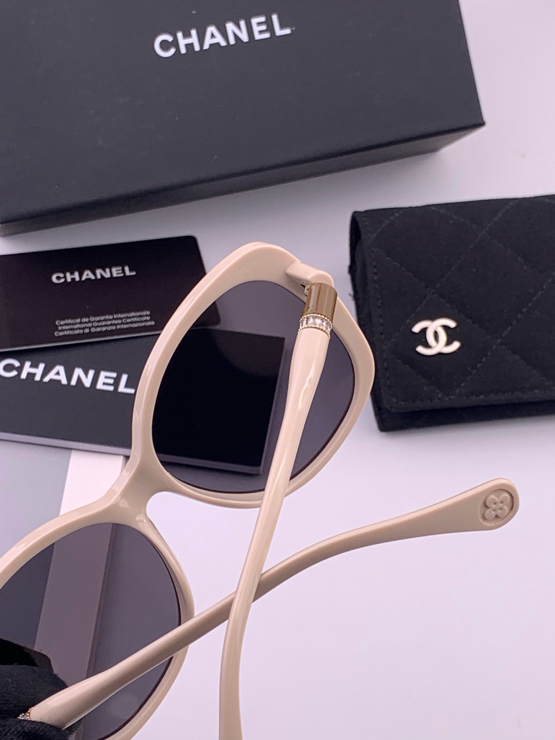 【CHANEL】香奈儿 新款潮流爆款 时尚方框太阳镜 佩戴舒适 网红潮款墨镜  女士高清加厚偏光太阳镜🕶