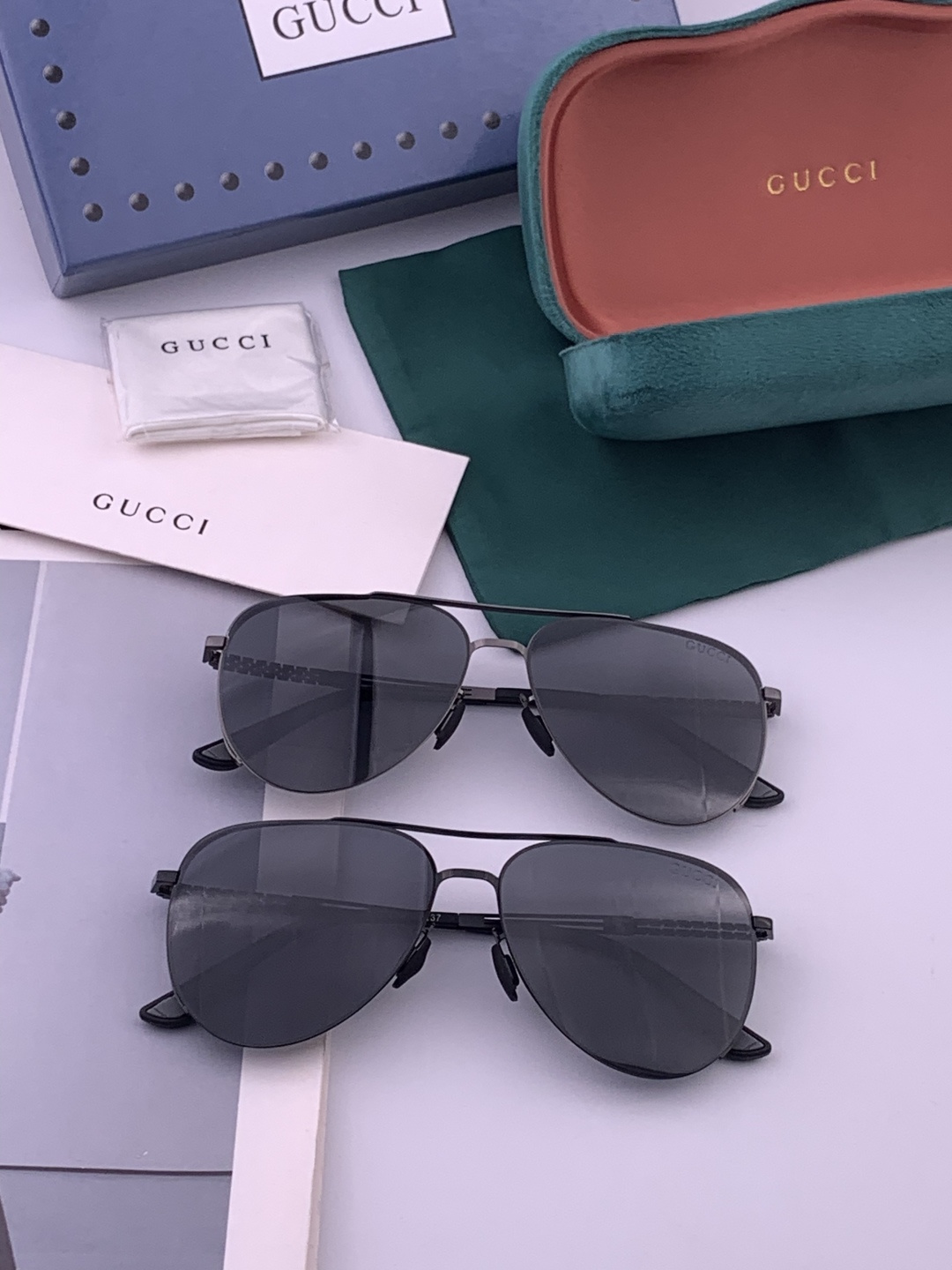 GUCCI 男款炫彩飞行员偏光太阳镜 ❤️材质：高清尼龙加厚卡槽高清偏光镜片 🌹无边框镜架💕颜👍型号：G