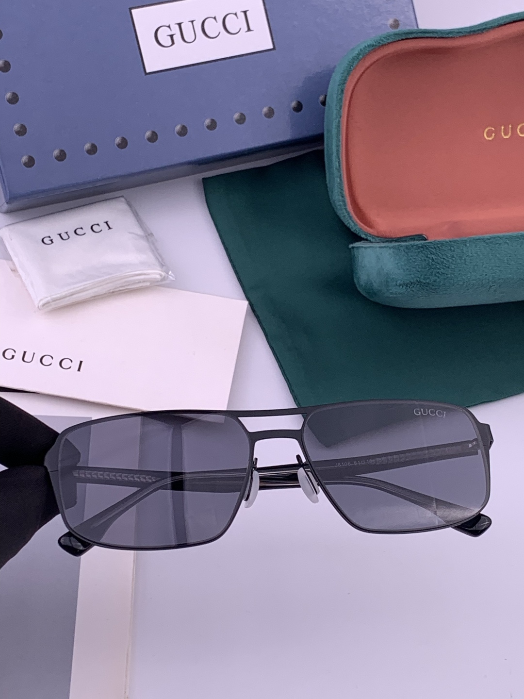 GUCCI 男款炫彩飞行员偏光太阳镜 ❤️材质：高清尼龙加厚卡槽高清偏光镜片 🌹无边框镜架💕颜👍型号：G