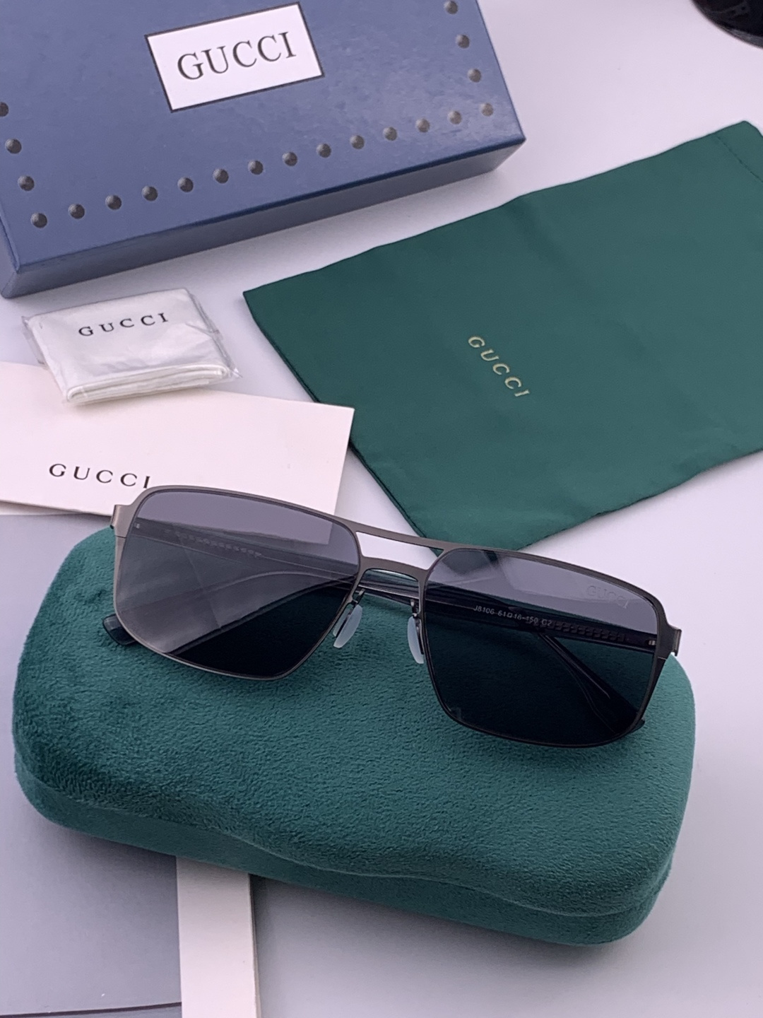 GUCCI 男款炫彩飞行员偏光太阳镜 ❤️材质：高清尼龙加厚卡槽高清偏光镜片 🌹无边框镜架💕颜👍型号：G
