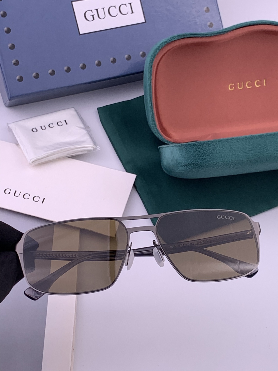 GUCCI 男款炫彩飞行员偏光太阳镜 ❤️材质：高清尼龙加厚卡槽高清偏光镜片 🌹无边框镜架💕颜👍型号：G