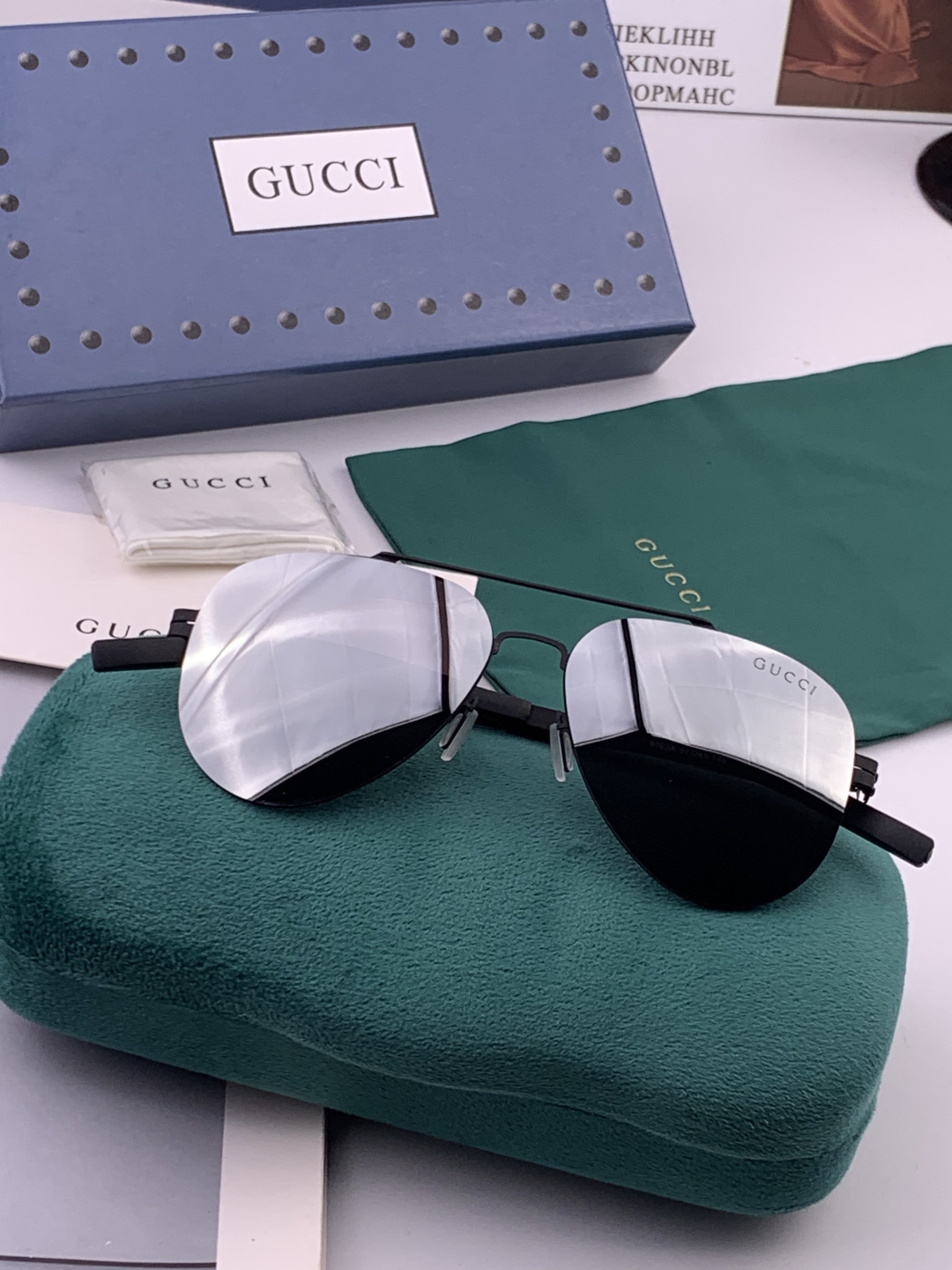 GUCCI  新款男女情侣款太阳镜多边形墨镜iP电镀永不褪色 超轻超有弹性整幅眼镜无螺丝重要的是压不坏 