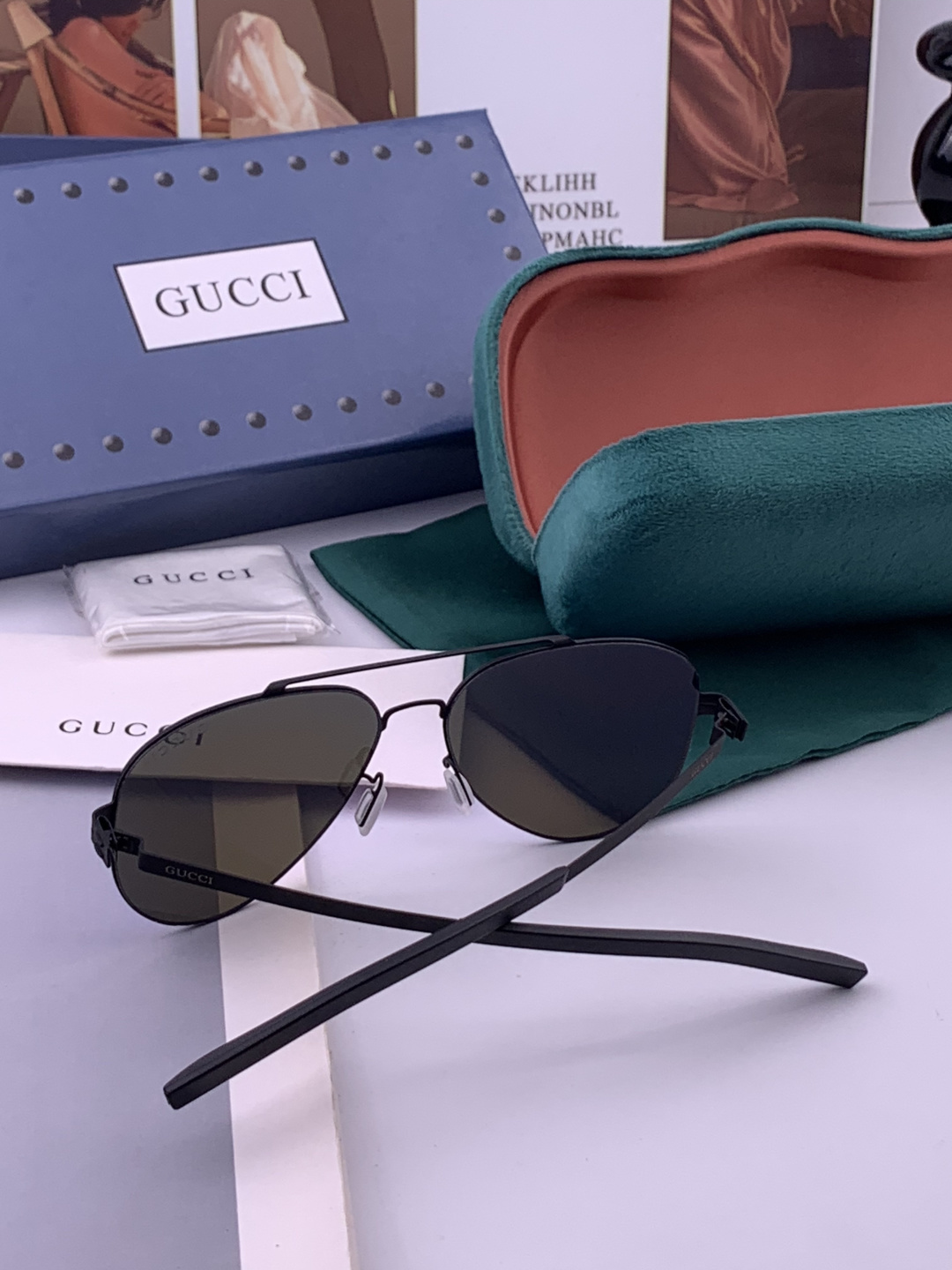 GUCCI  新款男女情侣款太阳镜多边形墨镜iP电镀永不褪色 超轻超有弹性整幅眼镜无螺丝重要的是压不坏 