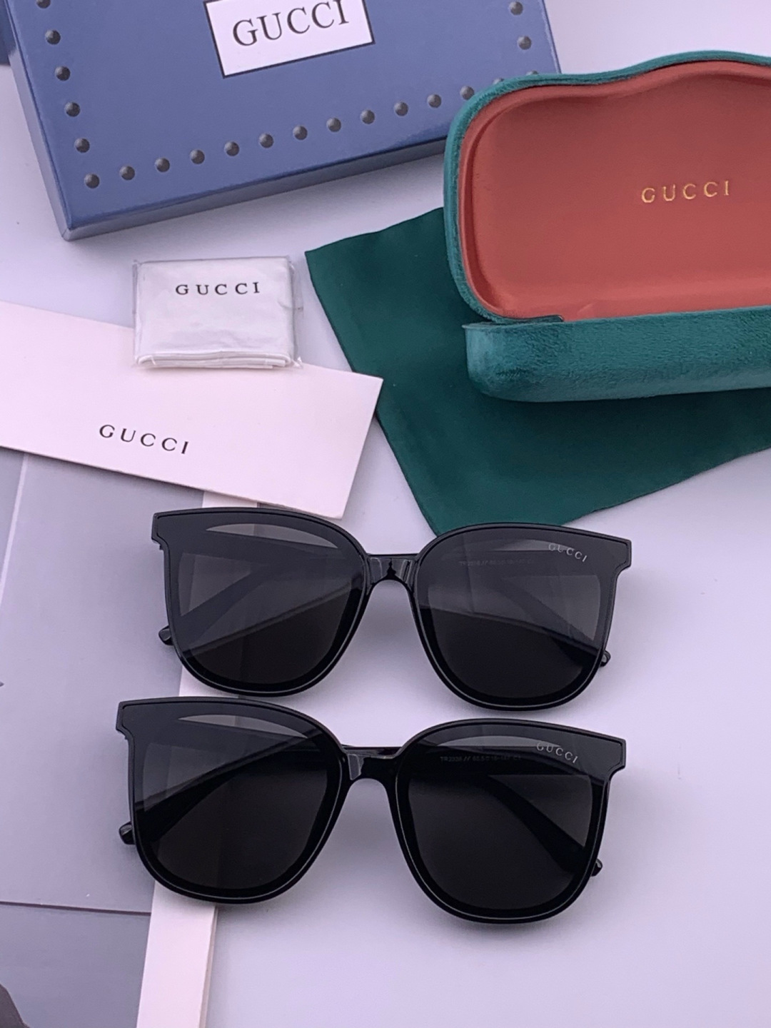 GUCCI  新款尼龙偏光太眼镜，情侣款时尚方框太阳镜佩戴舒适网红潮流款墨镜，大气女人范儿，大脸小脸都好